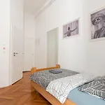 Galeria Rooms