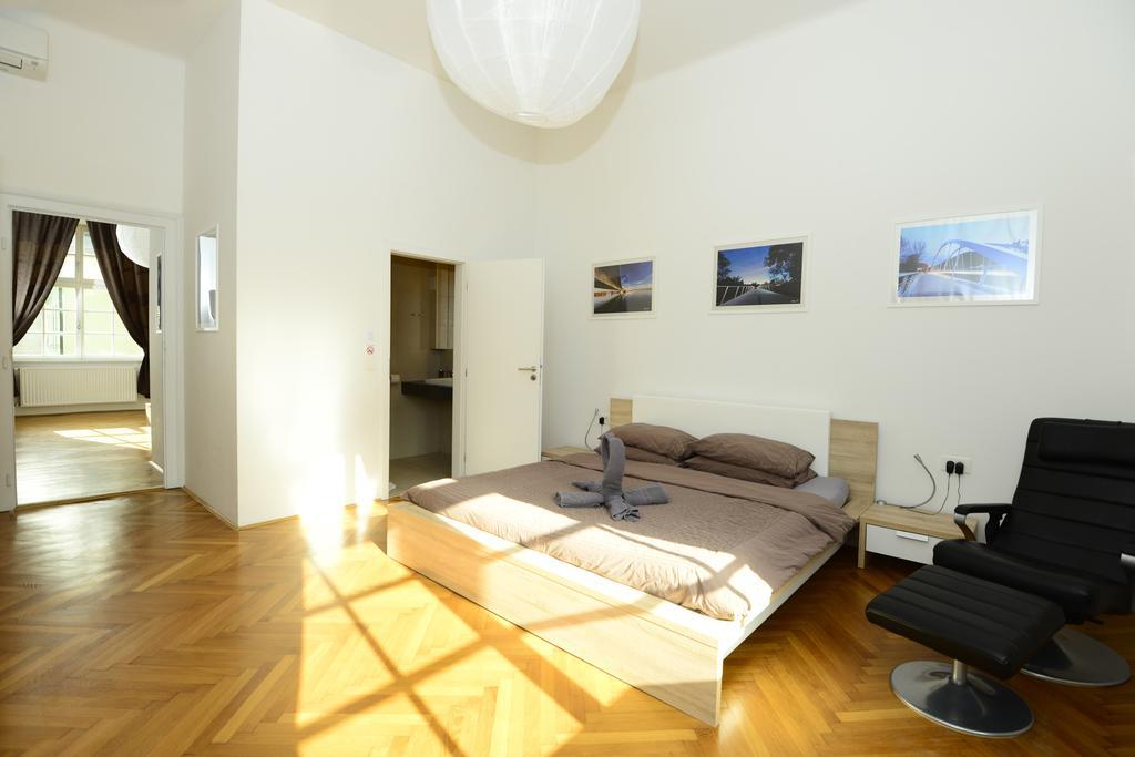 Galeria Hiša za goste 3*